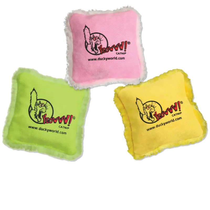 Yeowww, Pillows