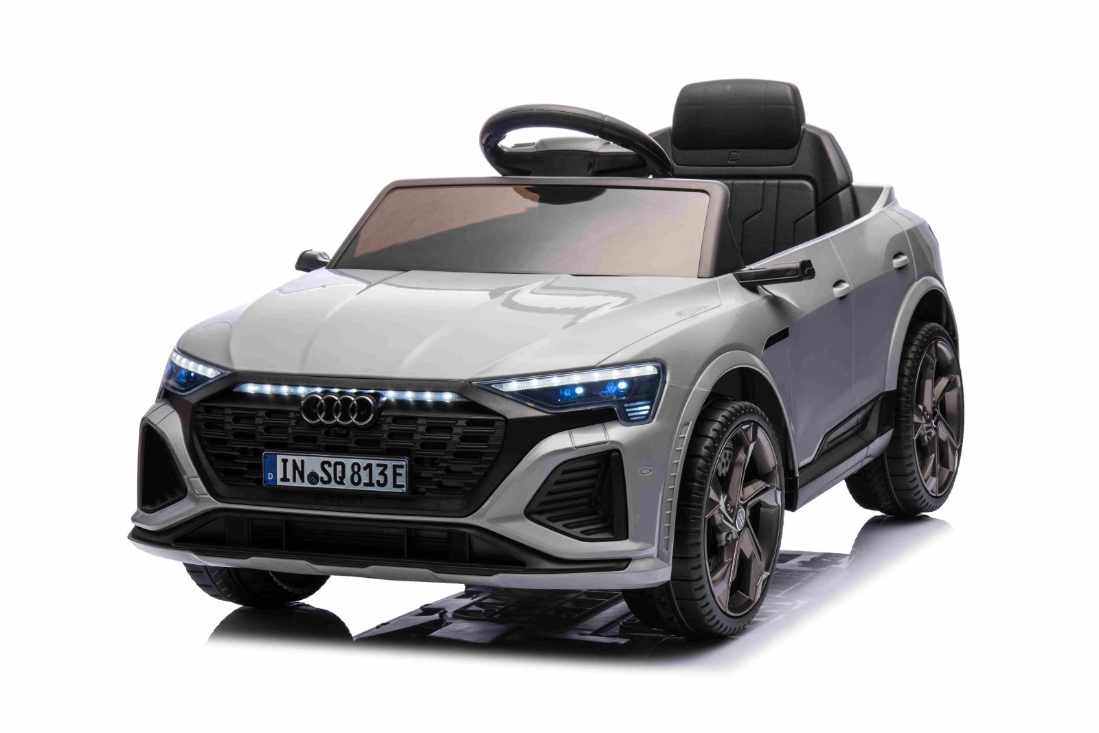 Sõiduk Audi SQ8 Hall
