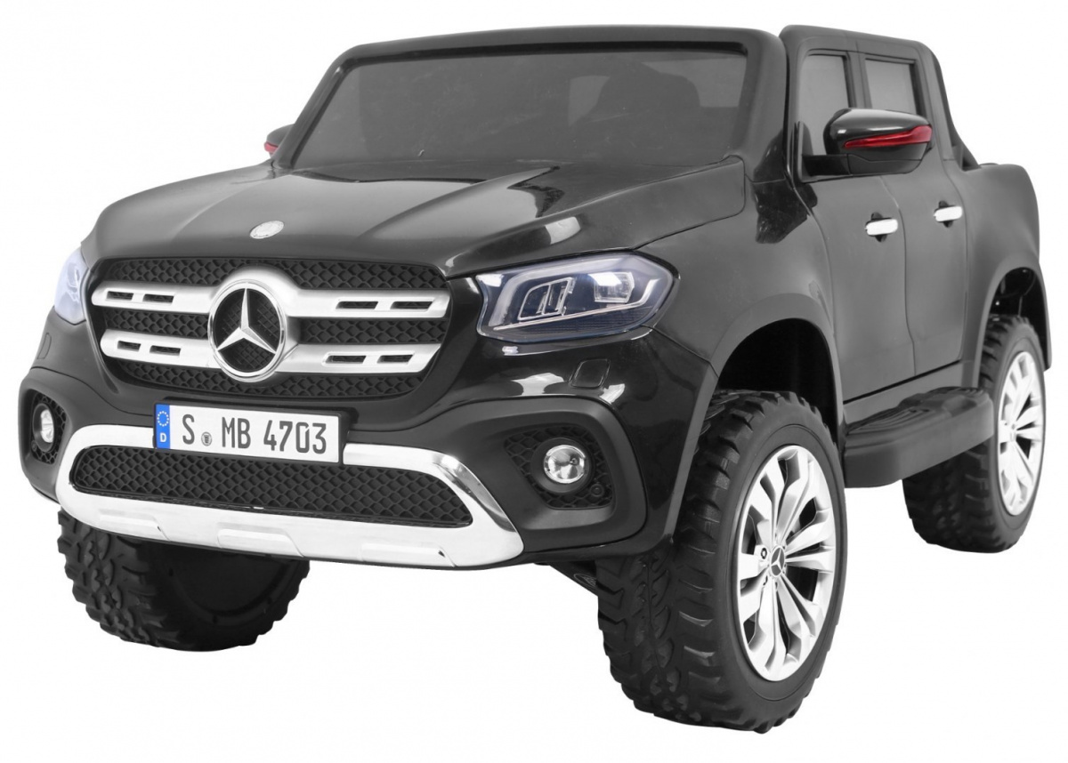 Mercedes Benz X-Class Musta